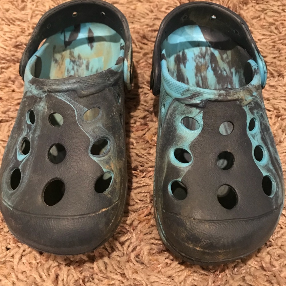 Boys crocs